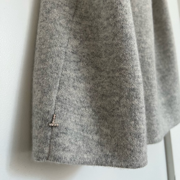 NWT! Lafayette 148 New York
Cashmere-Blend Double Knit Sleeveless Sweater - Picture 7 of 10